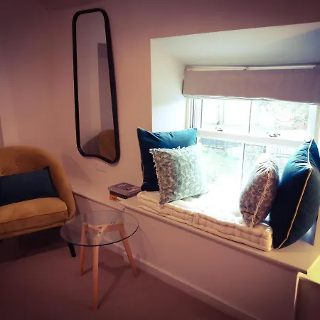 Bed & Breakfast Exelby Dragon 3*