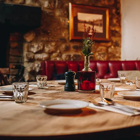 Exelby Dragon 3* Leeming Bar