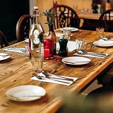 Bed & Breakfast Exelby Dragon 3*