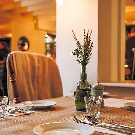 Bed & Breakfast Exelby Dragon 3*
