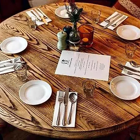 Bed & Breakfast Exelby Dragon Leeming Bar