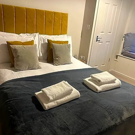 Exelby Dragon Bed & Breakfast
