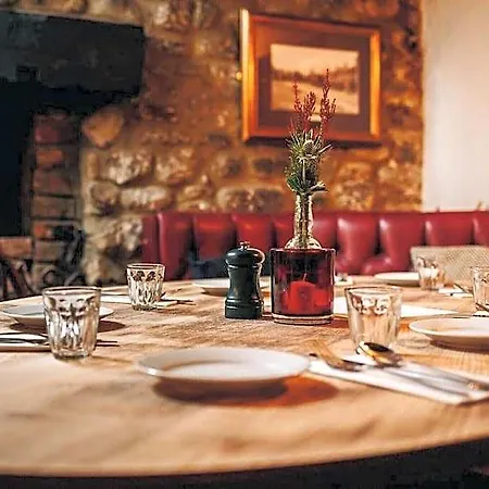 Exelby Dragon Bed & Breakfast