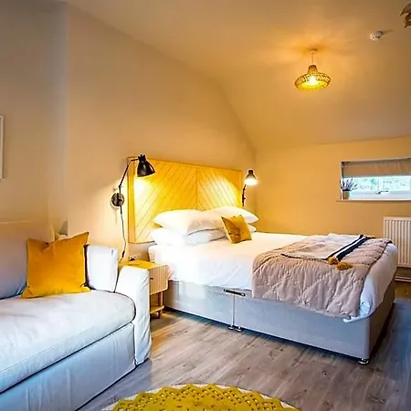 Bed & Breakfast Exelby Dragon 3*