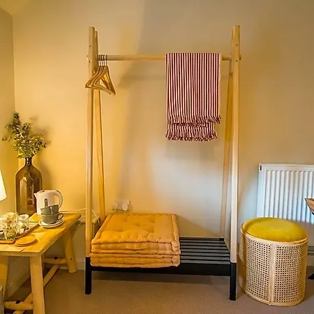 Exelby Dragon Bed & Breakfast