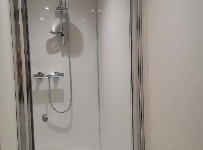 Exelby Dragon 3* Leeming Bar